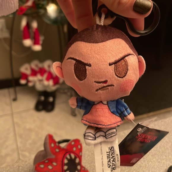 Stranger Things Keychains - Picture 3 of 5